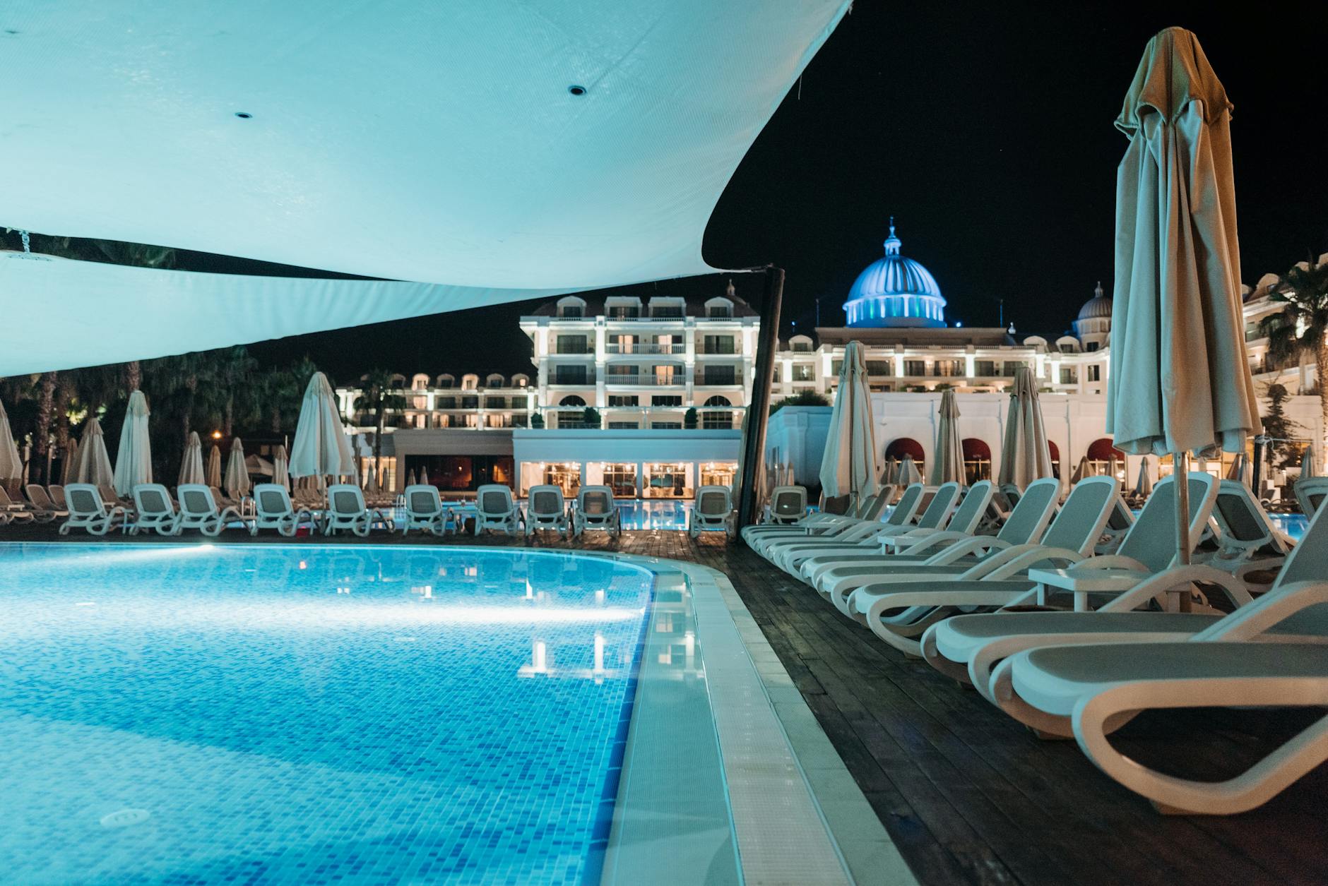 Why Luxury Hotels Lose Guests After the First Stay — and How to Fix It